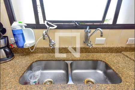 Apartamento à venda com 199m², 3 quartos e 3 vagas Apartamento à venda com 199m², 3 quartos e 3 vagasCozinha