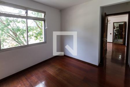 Quarto 1 - Janela e porta para a sala de apartamento para alugar com 2 quartos, 70m² em Alto da Glória, Curitiba