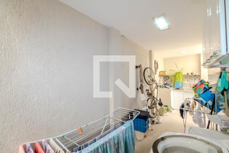 Casa de condomínio para alugar com 200m², 5 quartos e 1 vaga Casa de condomínio para alugar com 200m², 5 quartos e 1 vagaÁrea de Serviço
