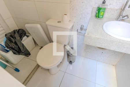 Casa de condomínio para alugar com 200m², 5 quartos e 1 vaga Casa de condomínio para alugar com 200m², 5 quartos e 1 vagaBanheiro de Serviço