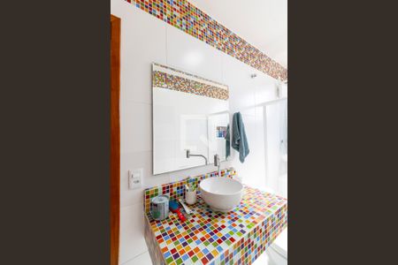 Casa de condomínio para alugar com 200m², 5 quartos e 1 vaga Casa de condomínio para alugar com 200m², 5 quartos e 1 vagaBanheiro do 2° andar