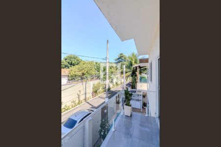Casa de condomínio para alugar com 200m², 5 quartos e 1 vaga Casa de condomínio para alugar com 200m², 5 quartos e 1 vagaVaranda do Quarto 4