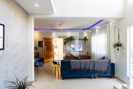 Sala de casa de condomínio para alugar com 5 quartos, 200m² em Campo Grande, Rio de Janeiro