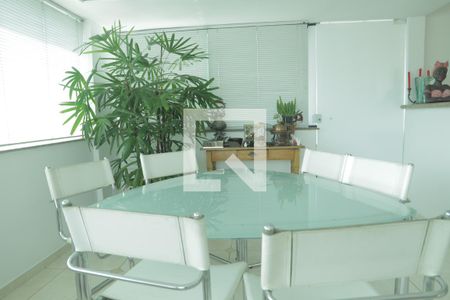 Sala de apartamento à venda com 3 quartos, 123m² em Chácara Inglesa, São Paulo