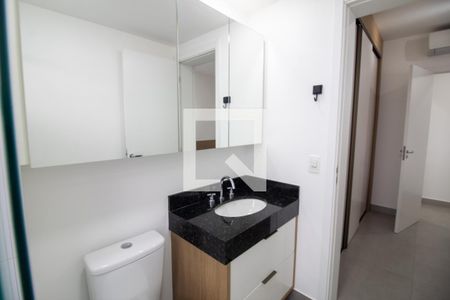 Banheiro da Suíte 1 de apartamento para alugar com 2 quartos, 84m² em Santo Amaro, São Paulo