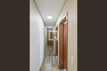 Corredor de apartamento para alugar com 3 quartos, 160m² em Jardim Santo Antônio, Santo André