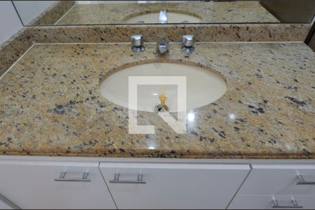 Apartamento para alugar com 82m², 2 quartos e 2 vagas Apartamento para alugar com 82m², 2 quartos e 2 vagasBanheiro 1