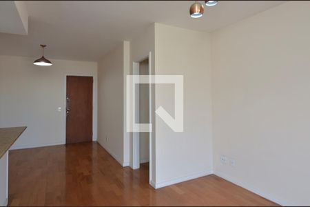 Sala de apartamento para alugar com 2 quartos, 82m² em Barra da Tijuca, Rio de Janeiro