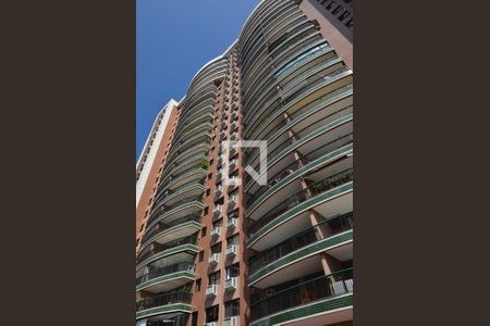Apartamento para alugar com 82m², 2 quartos e 2 vagas Apartamento para alugar com 82m², 2 quartos e 2 vagasFachada