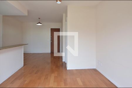 Sala de apartamento para alugar com 2 quartos, 82m² em Barra da Tijuca, Rio de Janeiro