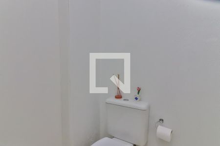 Casa à venda com 288m², 4 quartos e sem vaga Casa à venda com 288m², 4 quartos e sem vagaBanheiro 2