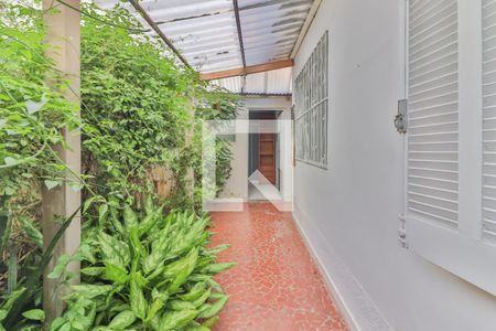 Casa à venda com 288m², 4 quartos e sem vaga Casa à venda com 288m², 4 quartos e sem vagaCorredor