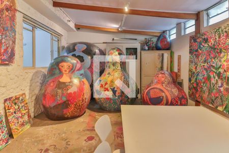 Casa à venda com 288m², 4 quartos e sem vaga Casa à venda com 288m², 4 quartos e sem vagaAtelier