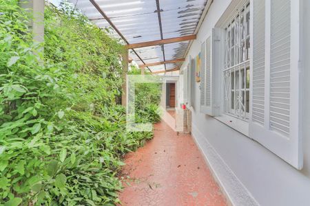 Casa à venda com 288m², 4 quartos e sem vaga Casa à venda com 288m², 4 quartos e sem vagaCorredor
