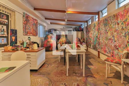 Casa à venda com 288m², 4 quartos e sem vaga Casa à venda com 288m², 4 quartos e sem vagaAtelier