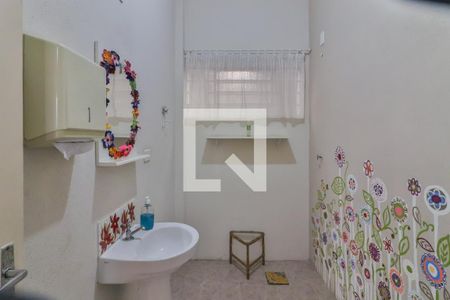 Casa à venda com 288m², 4 quartos e sem vaga Casa à venda com 288m², 4 quartos e sem vagaBanheiro