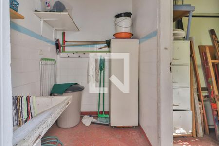 Casa à venda com 288m², 4 quartos e sem vaga Casa à venda com 288m², 4 quartos e sem vagaLavanderia