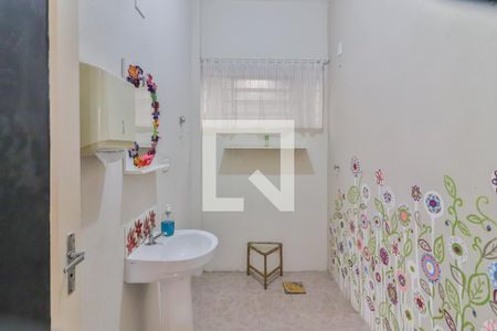 Casa à venda com 288m², 4 quartos e sem vaga Casa à venda com 288m², 4 quartos e sem vagaBanheiro