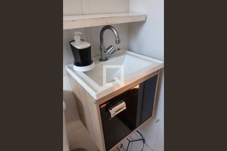 Banheiro - torneira de apartamento para alugar com 2 quartos, 54m² em Jardim Ouro Preto, São Paulo