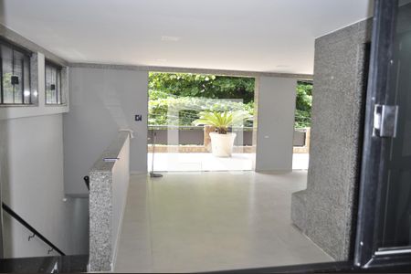 Sala de casa à venda com 5 quartos, 500m² em Pilares, Rio de Janeiro