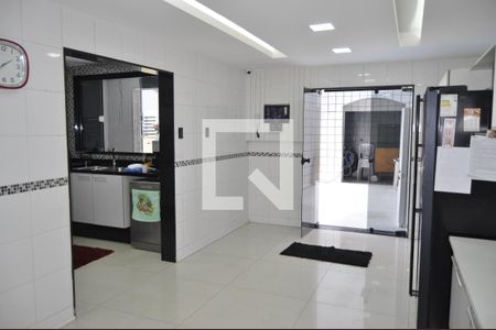 Casa à venda com 500m², 5 quartos e 5 vagasCozinha