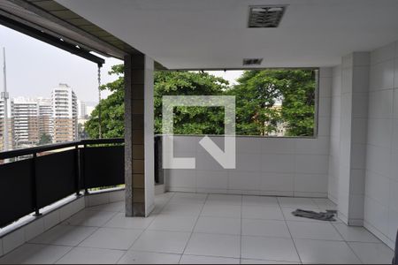 Casa à venda com 500m², 5 quartos e 5 vagasÁrea Externa