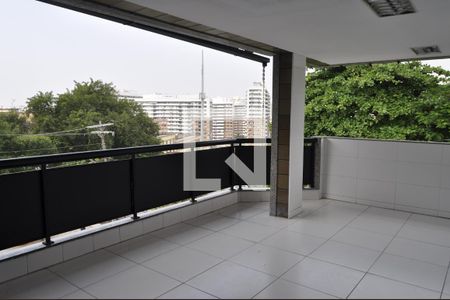 Casa à venda com 500m², 5 quartos e 5 vagasÁrea Externa