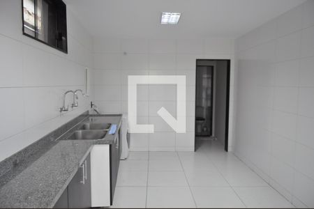 Casa à venda com 500m², 5 quartos e 5 vagasCozinha