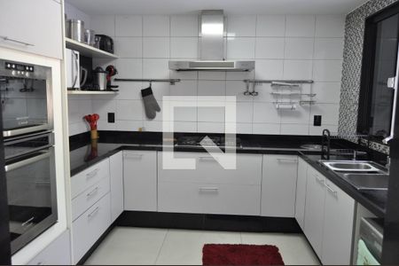 Casa à venda com 500m², 5 quartos e 5 vagasCozinha