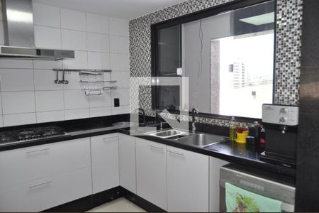 Casa à venda com 500m², 5 quartos e 5 vagasCozinha