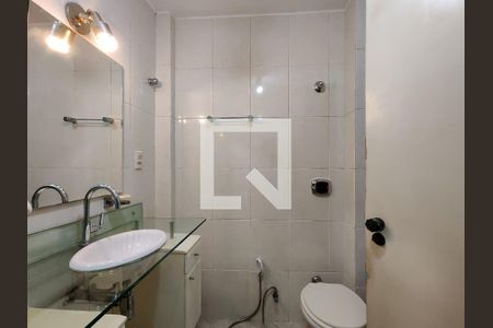 Apartamento para alugar com 109m², 3 quartos e 1 vaga Apartamento para alugar com 109m², 3 quartos e 1 vagaBanheiro Corredor