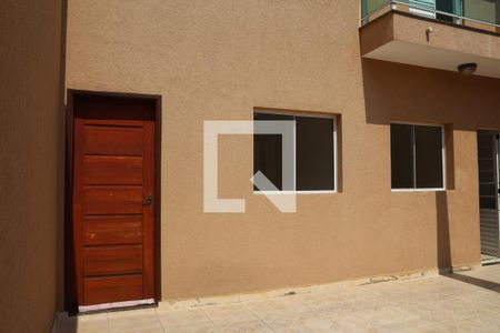 Casa à venda com 105m², 2 quartos e 2 vagasÁrea externa 