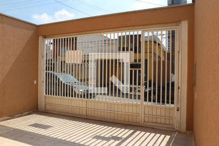 Casa à venda com 105m², 2 quartos e 2 vagasÁrea externa 