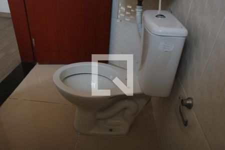 Casa à venda com 105m², 2 quartos e 2 vagasBanheiro da Suíte 1