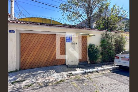 Casa à venda com 300m², 4 quartos e 2 vagasFachada