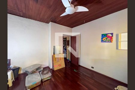 Casa à venda com 300m², 4 quartos e 2 vagasQuarto 2