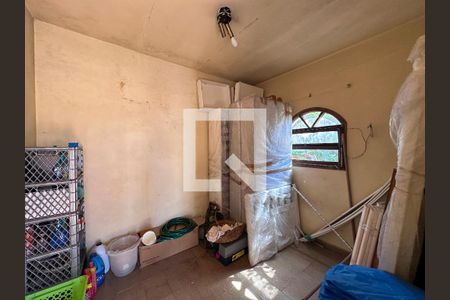 Casa à venda com 300m², 4 quartos e 2 vagasQuarto de Serviço