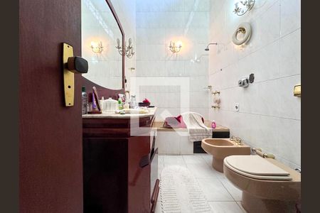 Casa à venda com 300m², 4 quartos e 2 vagasBanheiro Social