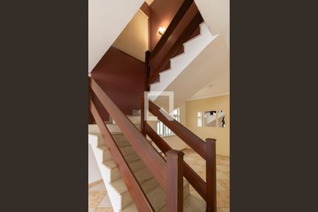 Escada de casa para alugar com 3 quartos, 140m² em Jardim Maia, Guarulhos