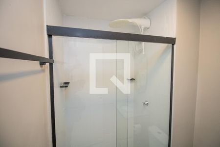 Banheiro, box e chuveiro  de apartamento para alugar com 1 quarto, 31m² em Vila Olímpia, São Paulo
