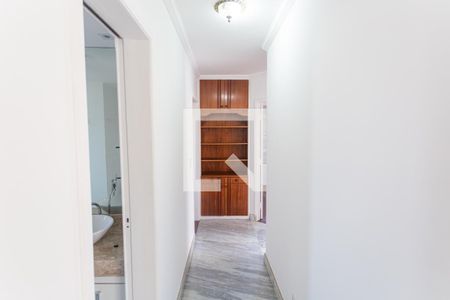 Corredor de apartamento à venda com 3 quartos, 120m² em Floresta, Belo Horizonte