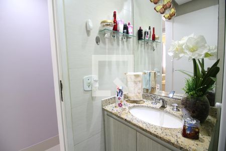 Apartamento à venda com 76m², 2 quartos e 1 vagaBanheiro Social