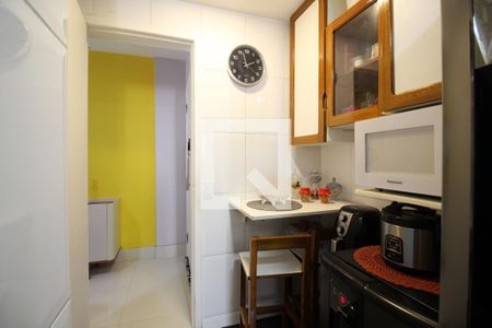 Apartamento à venda com 76m², 2 quartos e 1 vagaCozinha