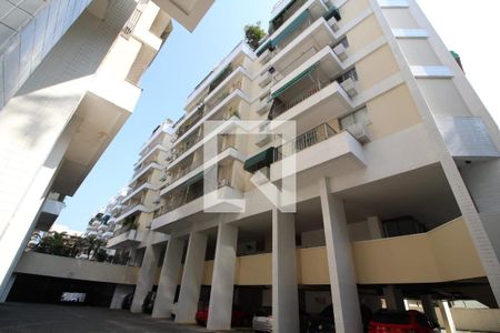 Apartamento à venda com 76m², 2 quartos e 1 vagaFachada do Bloco