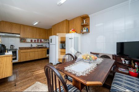 Casa à venda com 200m², 3 quartos e 2 vagas Casa à venda com 200m², 3 quartos e 2 vagasCozinha