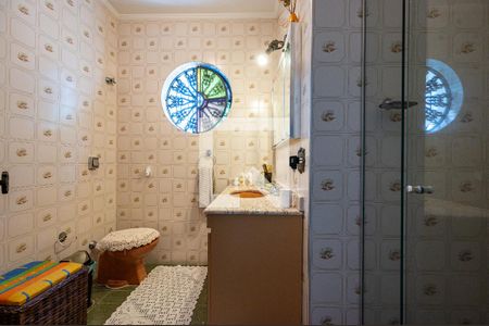 Casa à venda com 200m², 3 quartos e 2 vagas Casa à venda com 200m², 3 quartos e 2 vagasBanheiro