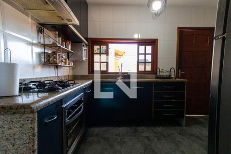 Casa à venda com 168m², 5 quartos e 2 vagasCozinha 