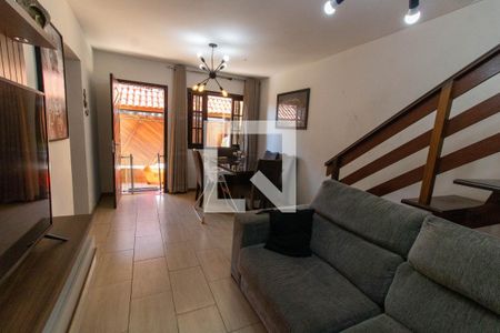 Casa à venda com 168m², 5 quartos e 2 vagasSala