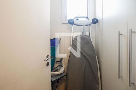 Apartamento para alugar com 169m², 3 quartos e 3 vagas Apartamento para alugar com 169m², 3 quartos e 3 vagasÁrea de Serviço - Banheiro de Serviço