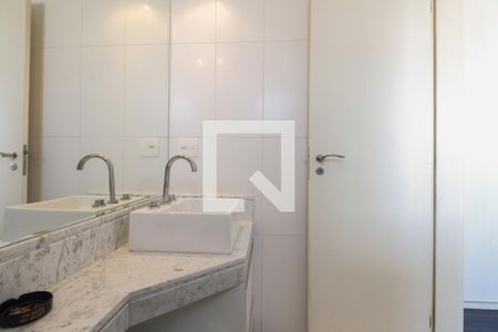 Apartamento para alugar com 169m², 3 quartos e 3 vagas Apartamento para alugar com 169m², 3 quartos e 3 vagasBanheiro Suíte 2